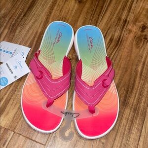 Clarks women’s 9 sandals flip flop cloudsteppers pink Velcro comfort NWT